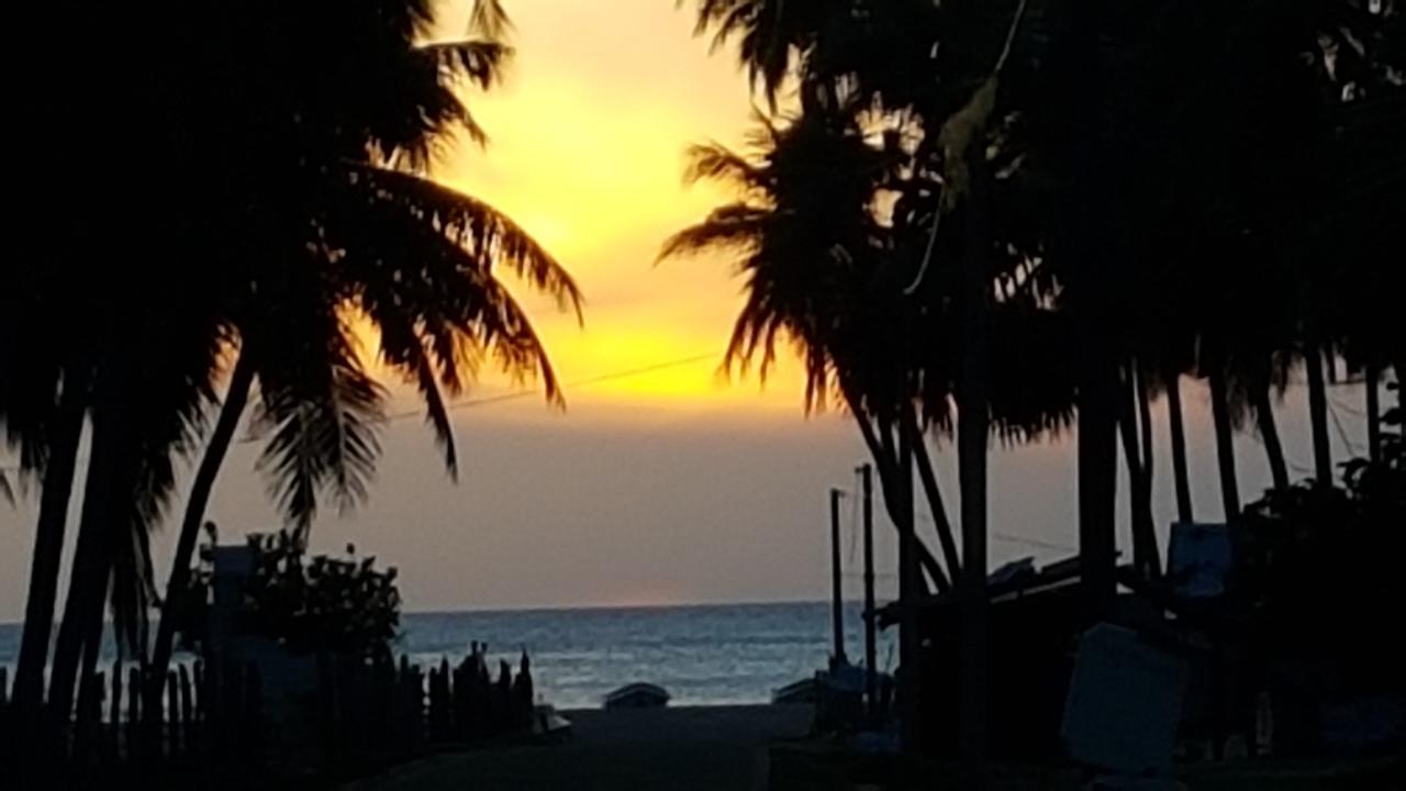 Luna Beach Hotel ニラヴェリ エクステリア 写真