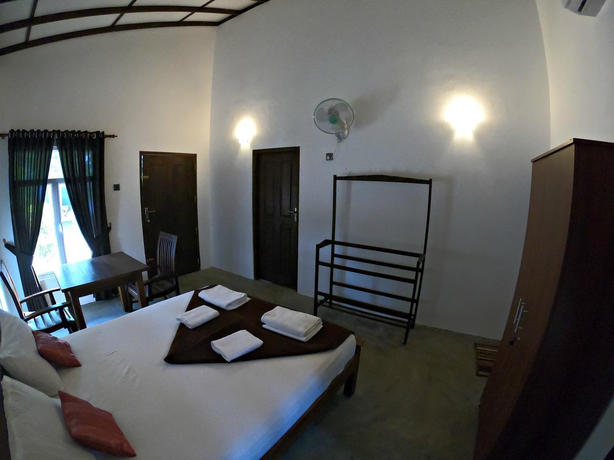 Luna Beach Hotel ニラヴェリ エクステリア 写真